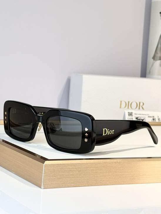 Picture of Dior Sunglasses _SKUfw79722226fw